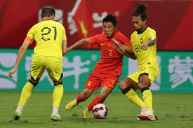 首发阵容中